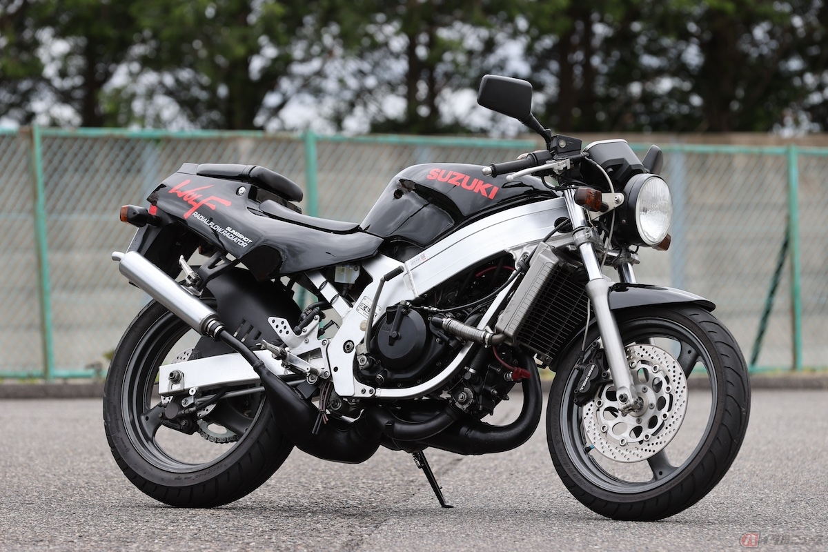 1998年3月31日以前に生産されたバイクであれば、構造上ヘッドライトの常時点灯の義務がないので昼間無灯火で走行しても問題ありません