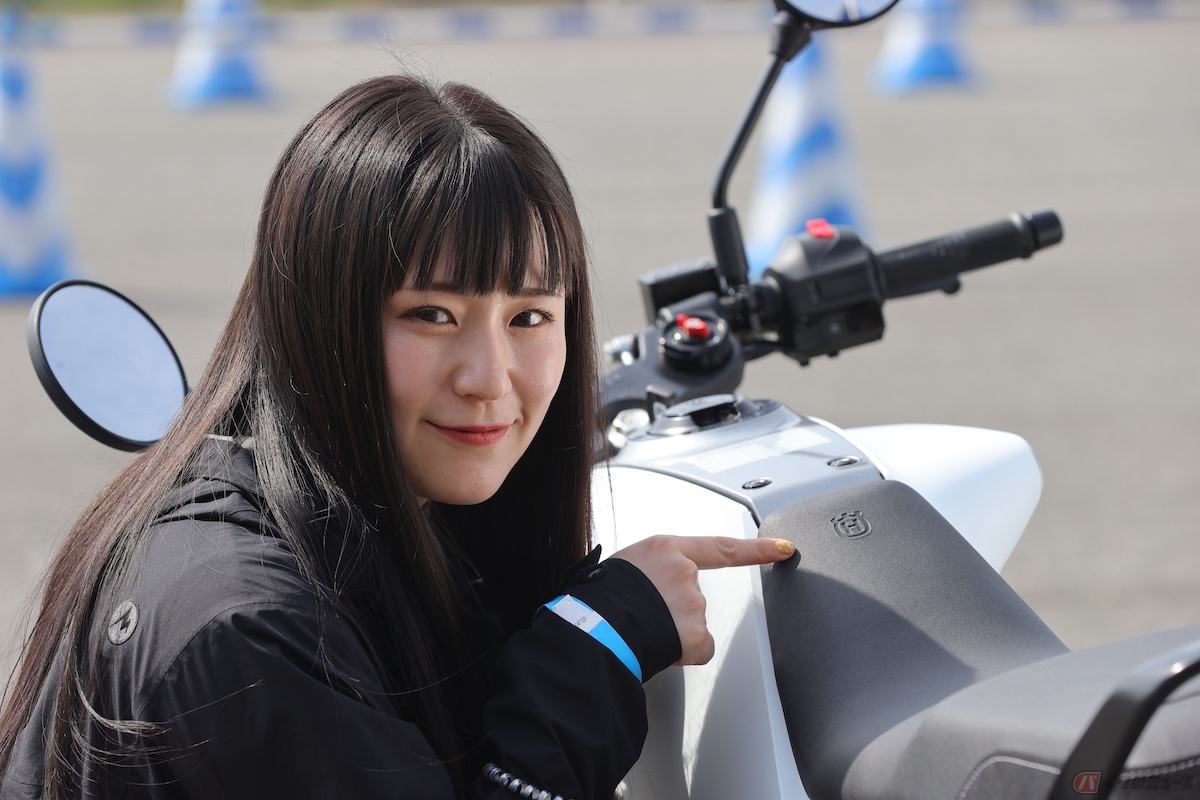 ハスクバーナのロゴは、銃を前から見た時の銃口と照準マークを表してるんだって