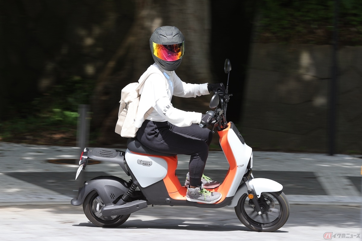 セグウェイの電動スクーター「B110S」