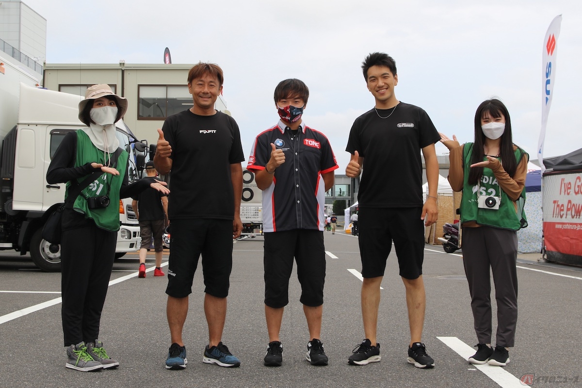 私(小野木里奈)、関口太郎選手、石塚健選手、奥田教介選手、高梨はづきちゃん