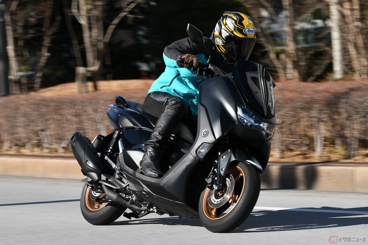 ヤマハ「NMAX ABS」の車両重量は131kg