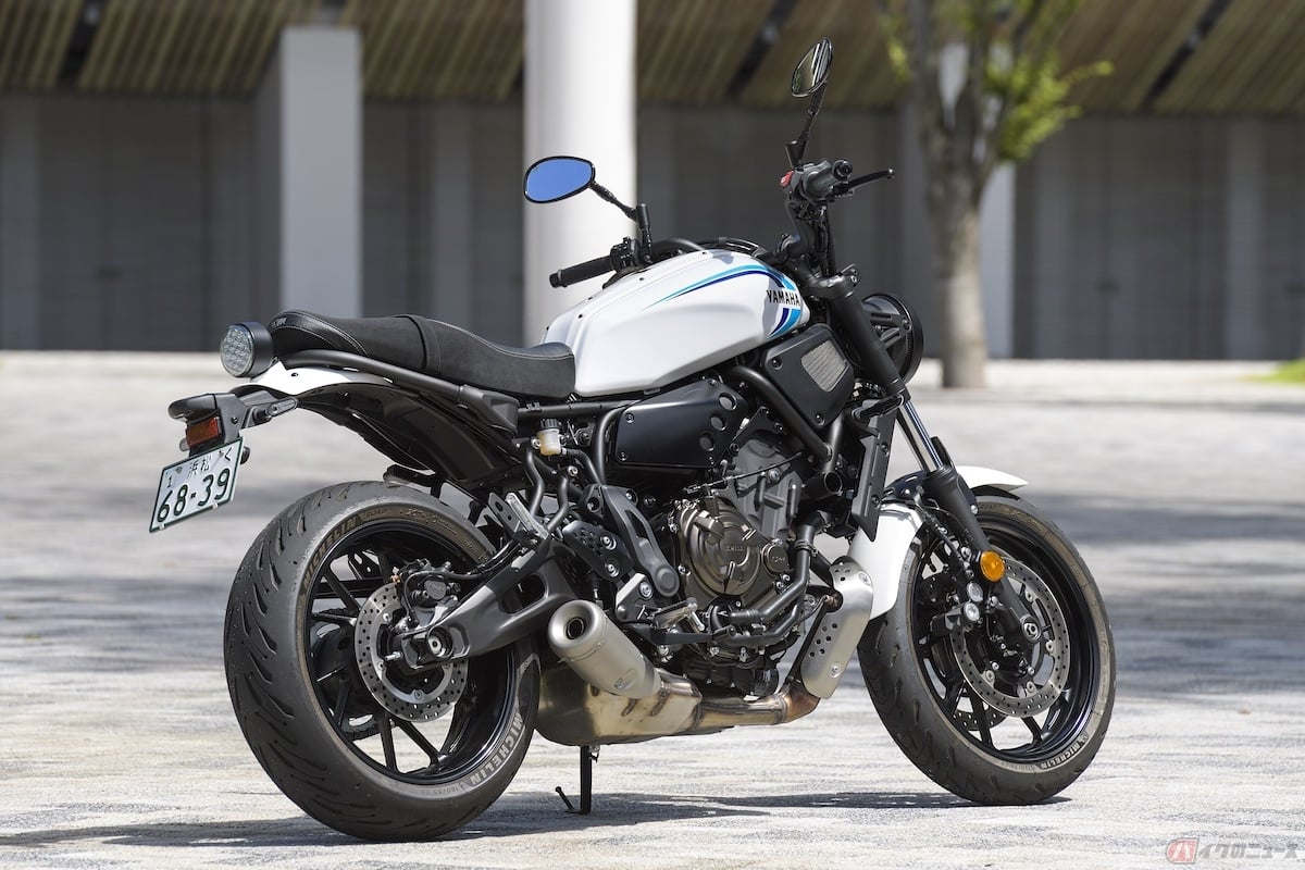 エンジン排気量が250ccを超えるバイクは、反射板が保安基準に適合していないと車検が通らない