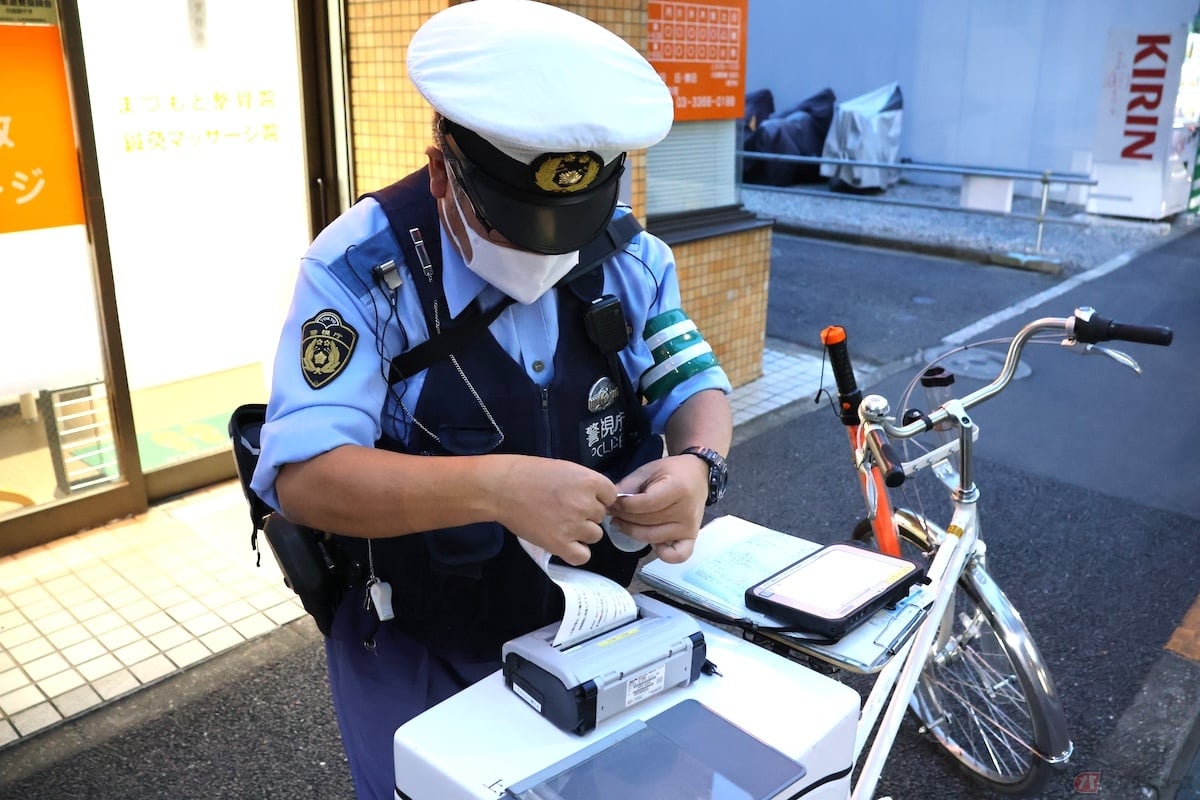 反則金は行政罰にあたり、「交通反則通告制度」という制度にもとづき発行されます