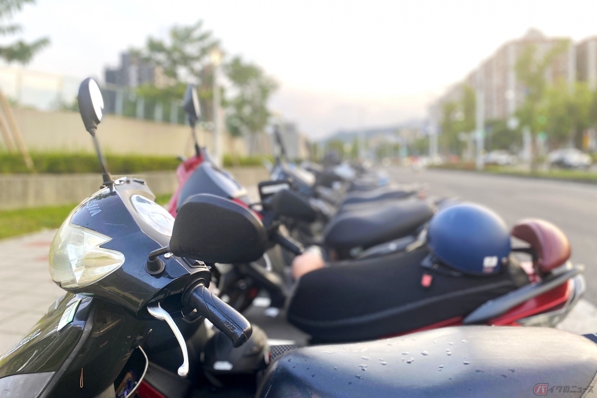 「放置駐車違反(駐停車禁止場所等)」の反則金は1万円
