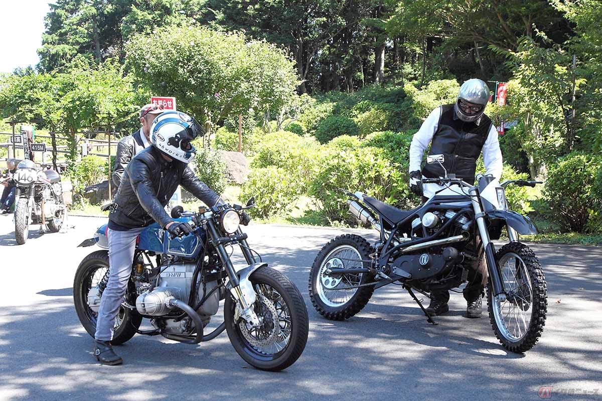 10月２日（日）まで“バイカーズパラダイス南箱根”で開催されている“カスタムワールド・ジャパン”のビルダーたちも、この日のデモライドに参加。ノーマル車でもカスタム車でも、やはりバイクは“走ってこそ”のものです