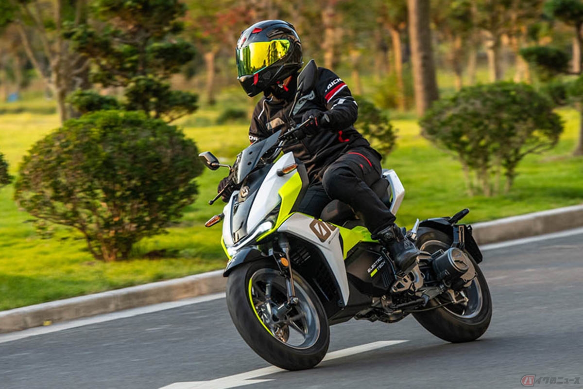 FELOの新型電動スポーツスクーター「FW-06」