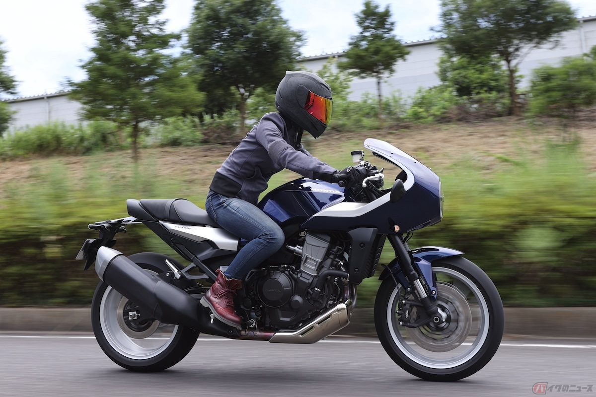 簡単に求めている速度まで反応してくれるHAWK11は、乗るほどに病みつきになりそう