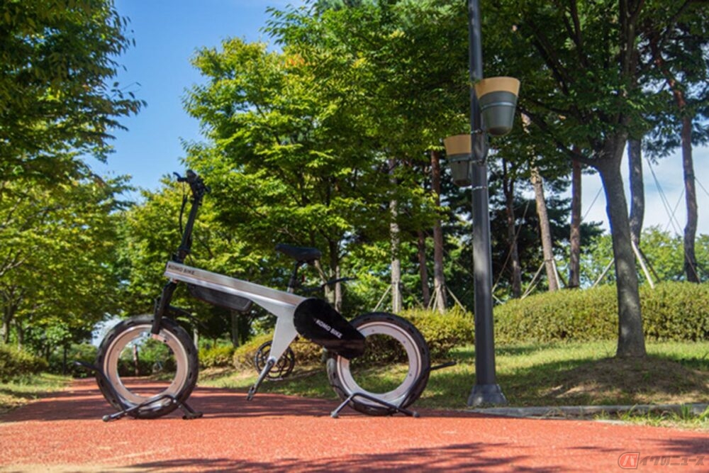 ハブレスホイールにエアレスタイヤ採用のハイテク電アシ「ZERO Bike