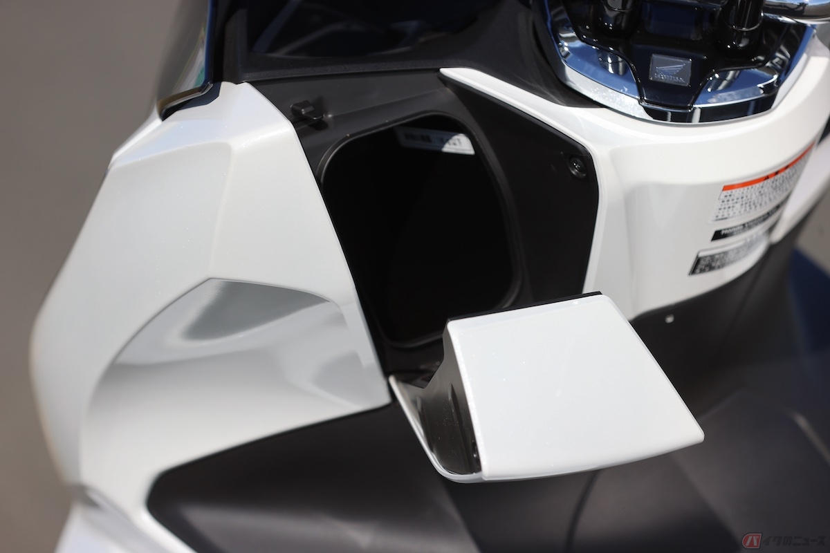 スクーターには、インナーボックスが設置されているモデルが多い