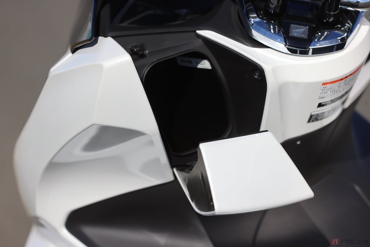 スクーターには、インナーボックスが設置されているモデルが多い