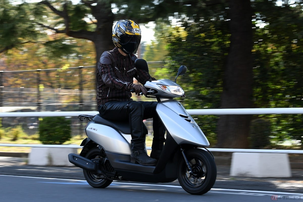 1986年には原付を含め、全てのバイクでヘルメット着用が義務化されました