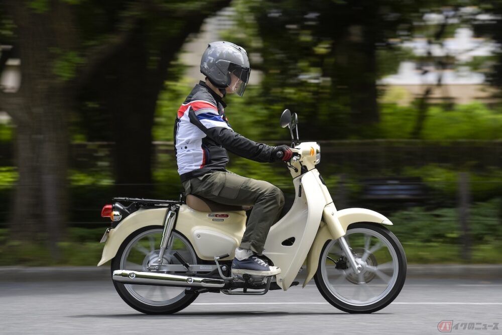 カブ主総会目前! エンジンも丸ごと変わった新型スーパーカブ110に乗っ