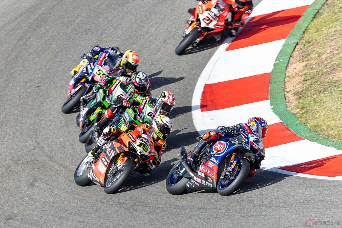 スーパーバイク世界選手権(WSBK)2022年シーズン第9戦ポルトガル決勝レースの様子