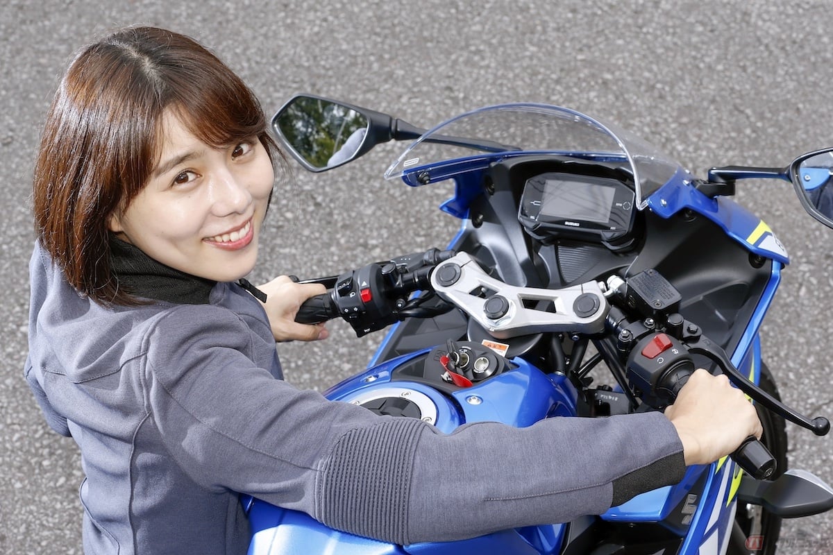 ハンドルはセパレートハンドル、シャッター付キーシリンダーも装備