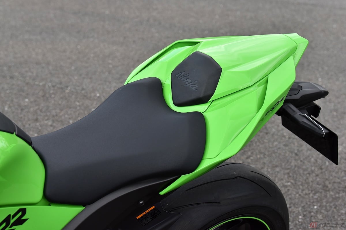 乗車定員1人で車検証に登録しているNinja ZX-10RR