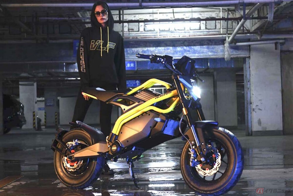 Velocifero「Jump」 全長わずか183cmのアーバン電動バイクをバイク