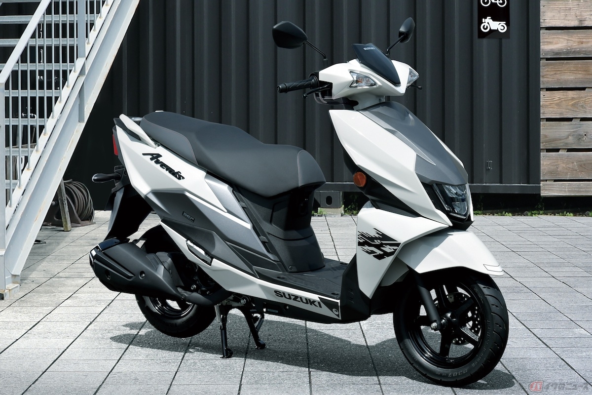 スズキの原付二種スーター「アヴェニス125」