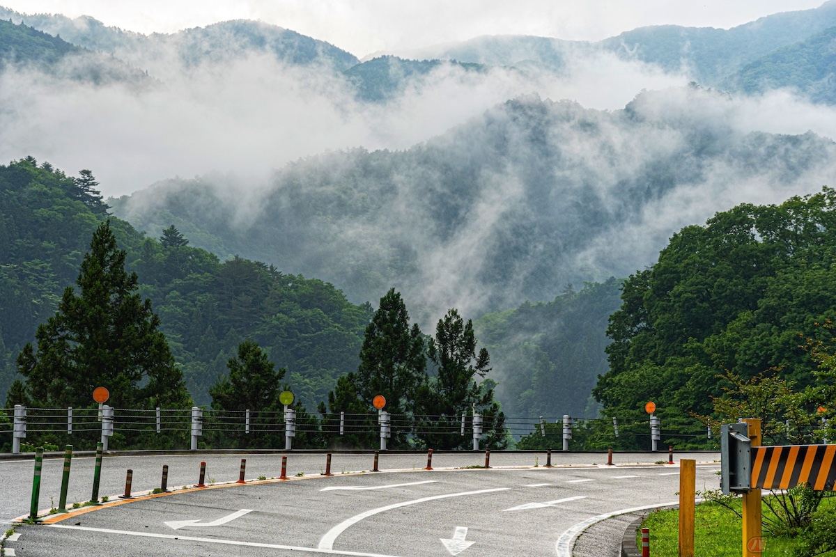 東京都奥多摩町と檜原村を結ぶ奥多摩周遊道路