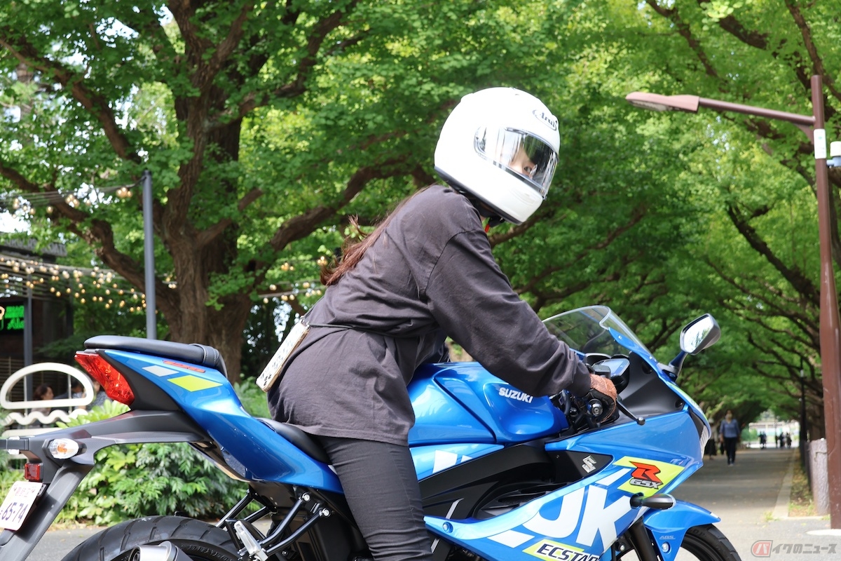 交通量の多い道でもドキドキせずに車線に合流できる