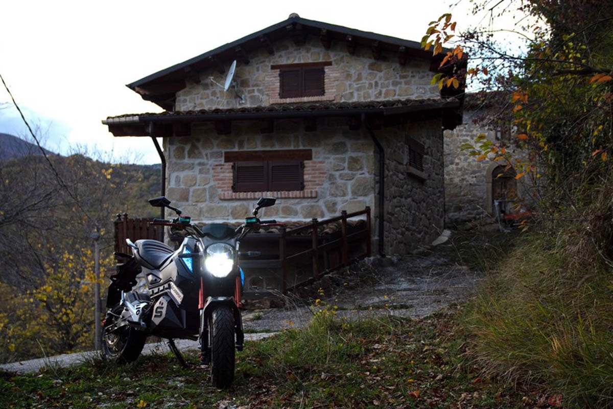 「Scarponi Motorcycles」の最新電動バイク