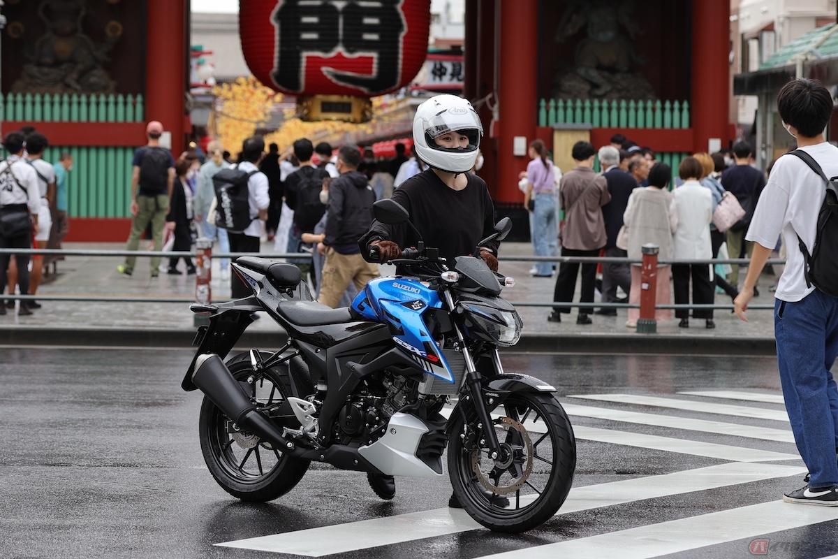 GSX-S125は楽に乗り降りができて、車体も取り回しも軽いから押し歩きも苦ではない