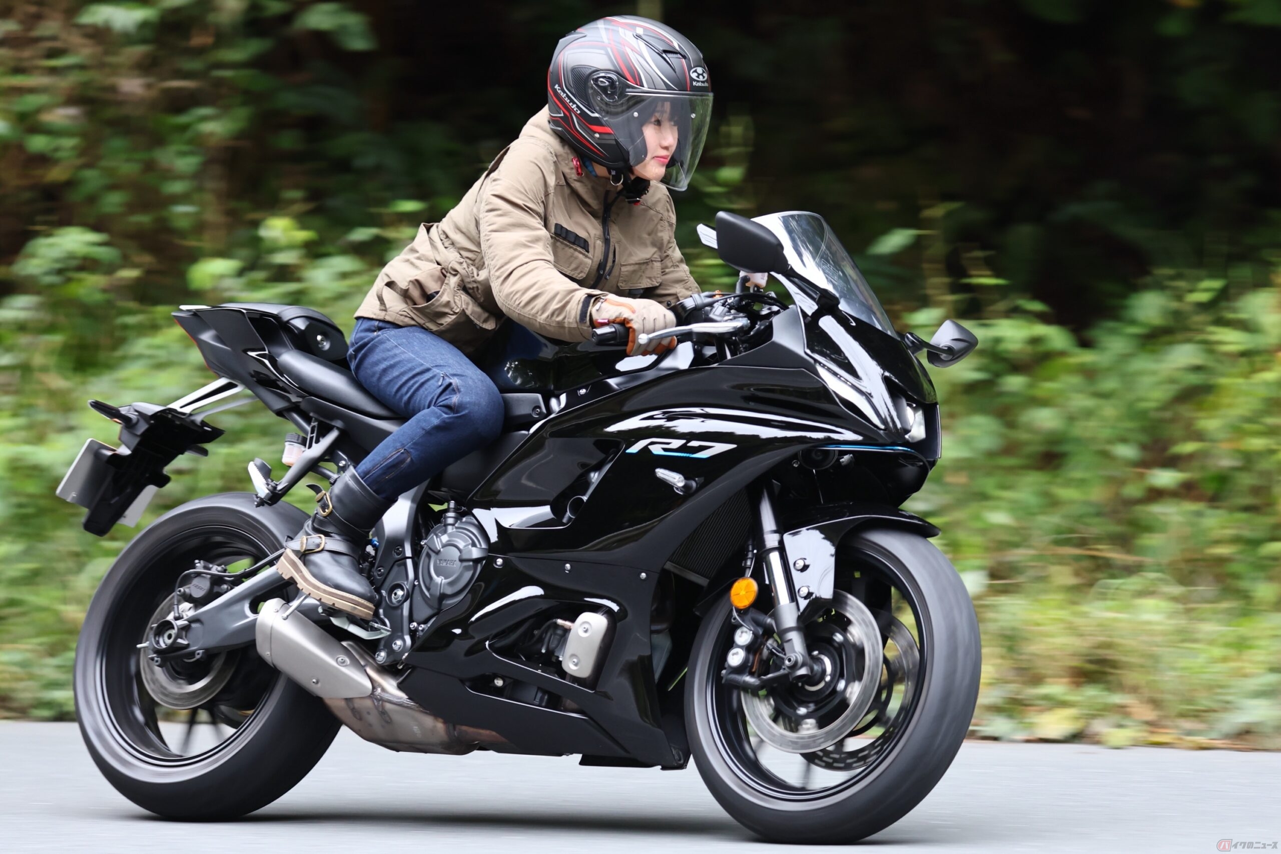 スーパースポーツが初めての方や女性ライダーさんにも優しく接してくれるスーパースポーツの『YZF-R7』です
