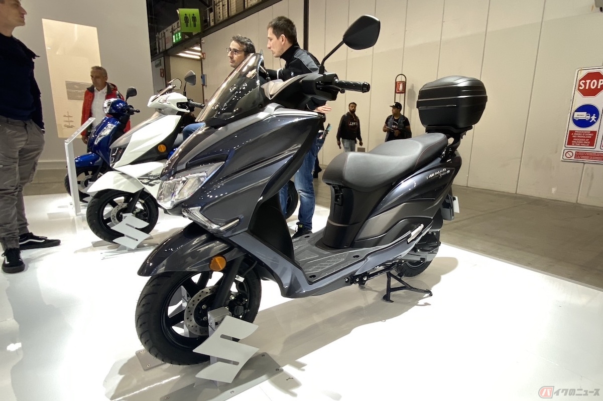 EICMAで発表された「バーグマンストリート125EX」