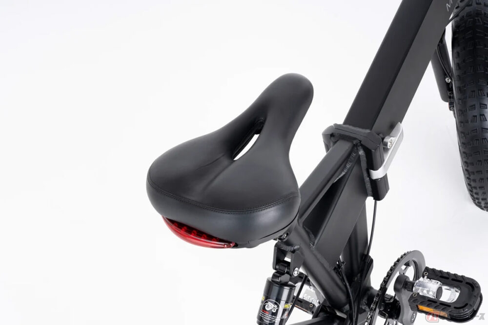 次世代e-Bike「MOVE X」 Makuakeで1500万円以上を調達した折り畳み電