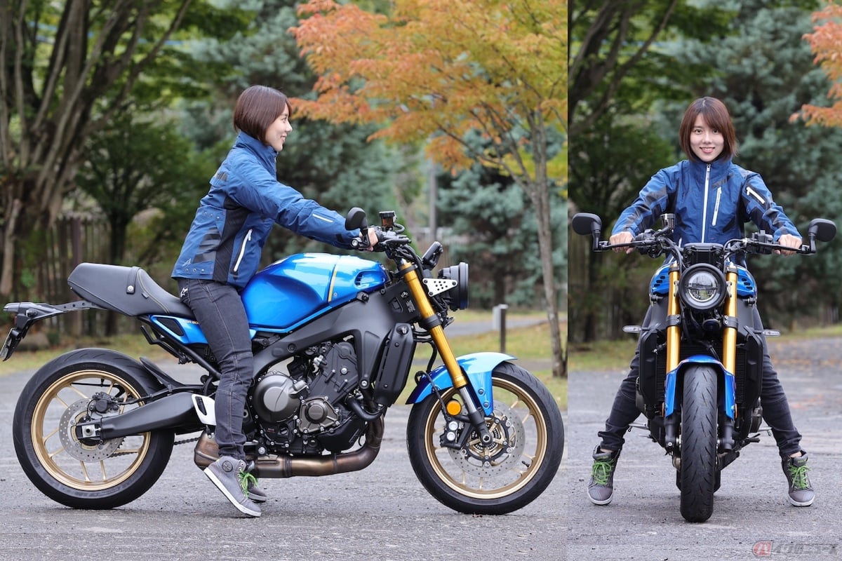 シート高は810mmで身長160cmの私が跨ると、両足がつま先立ちの状態