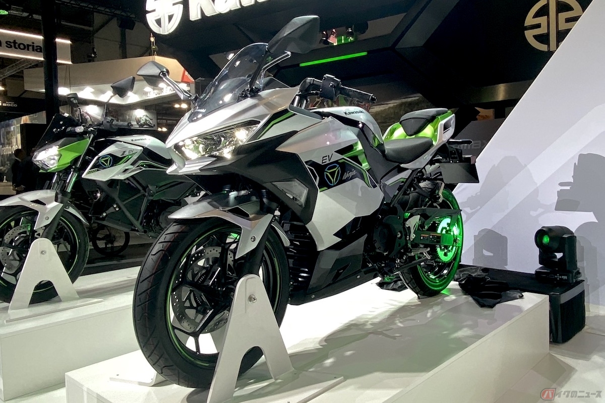 EICMA2022で発表されたハイブリッドモデル(プロトタイプ)