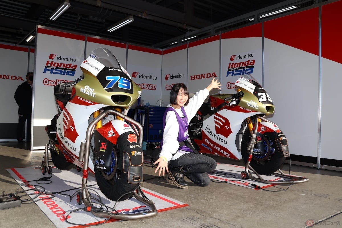 ピットにはmoto2に参戦する小椋藍選手のマシンやMotoGPマシンがずらりと並んでいます