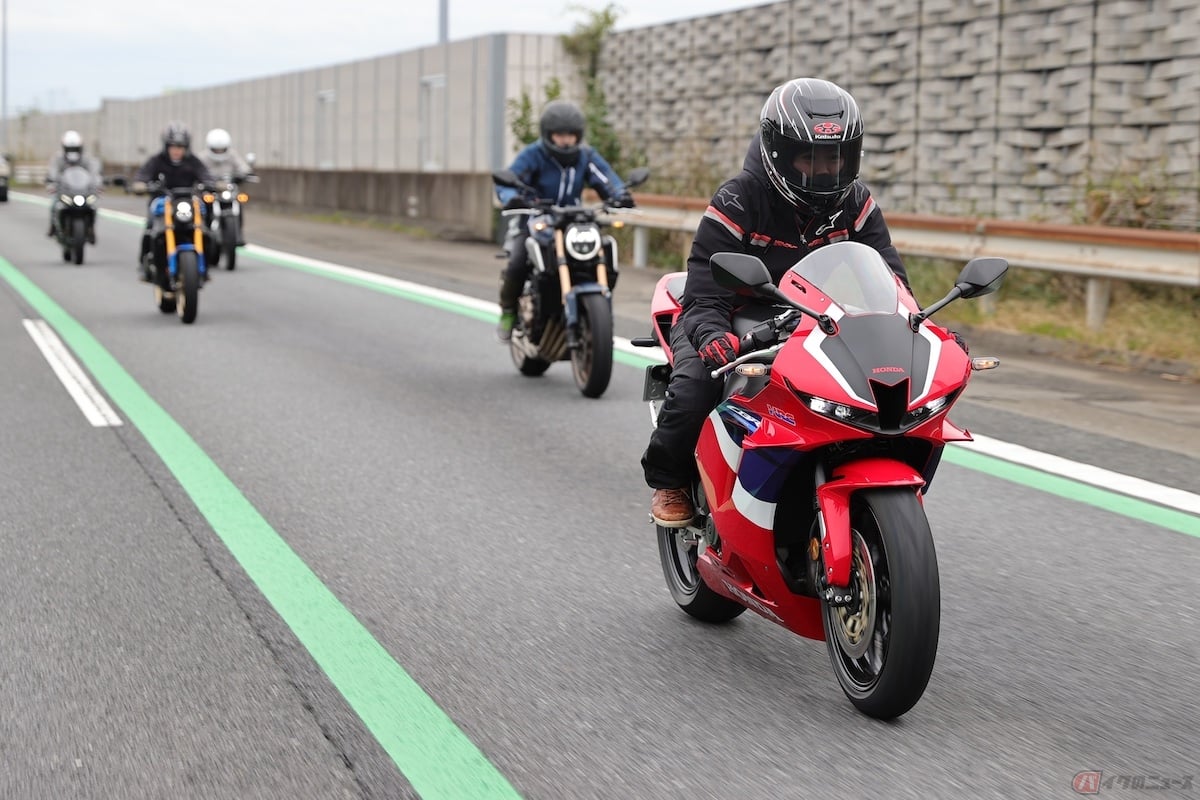 複数のバイクで行くツーリングを「マスツーリング」と言う