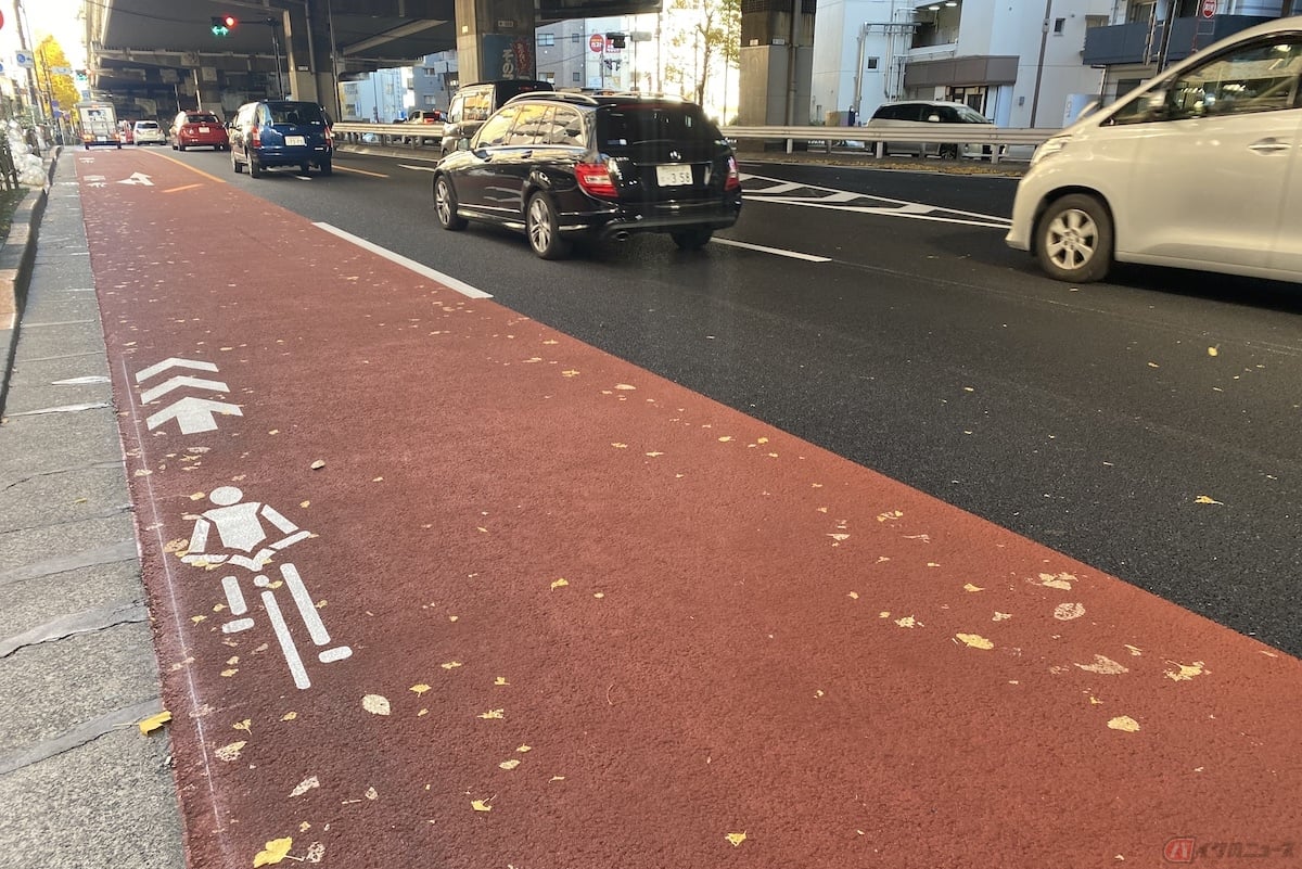 専用通行帯が指定されている道路