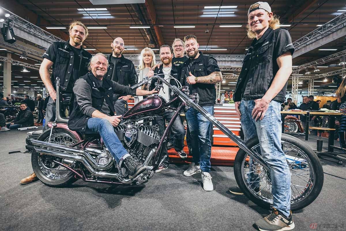 ヨーロピアンバイカービルドオフで勝利を勝ち取ったディーラー「Bike-Farm」製作の「Purple Haze」