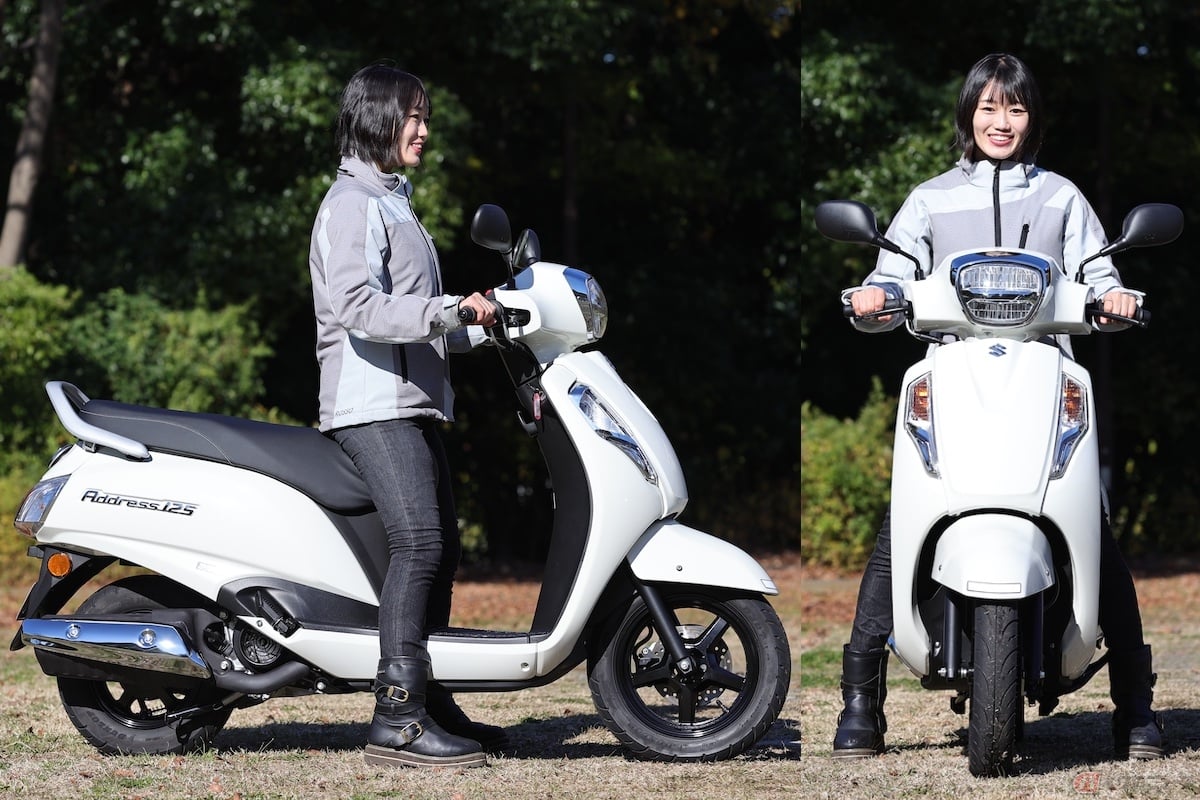 身長158cmの両足の足付きはシート前方に乗ればベタ付き