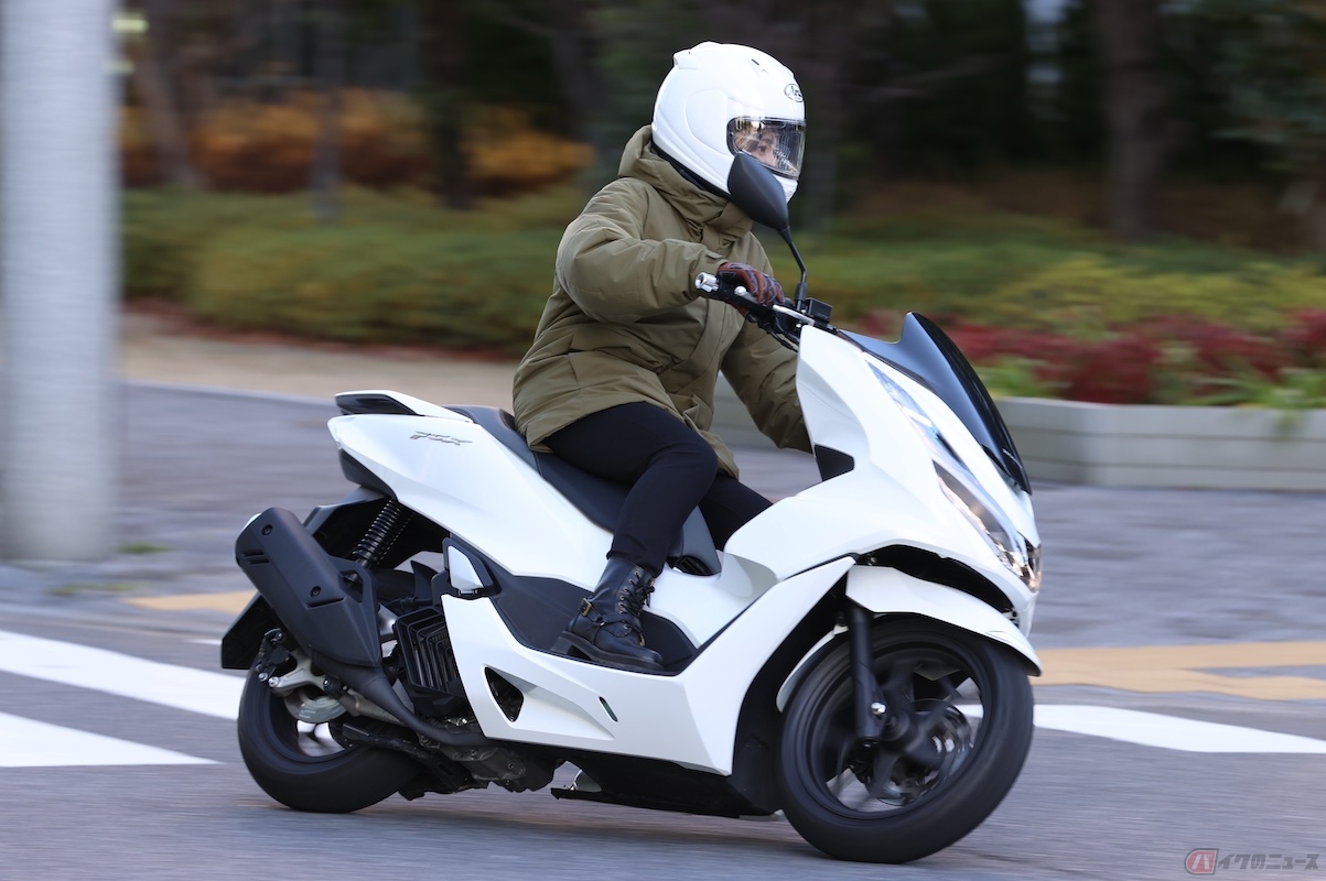 言わずと知れた125ccスクーター界の王様ホンダ「PCX125」