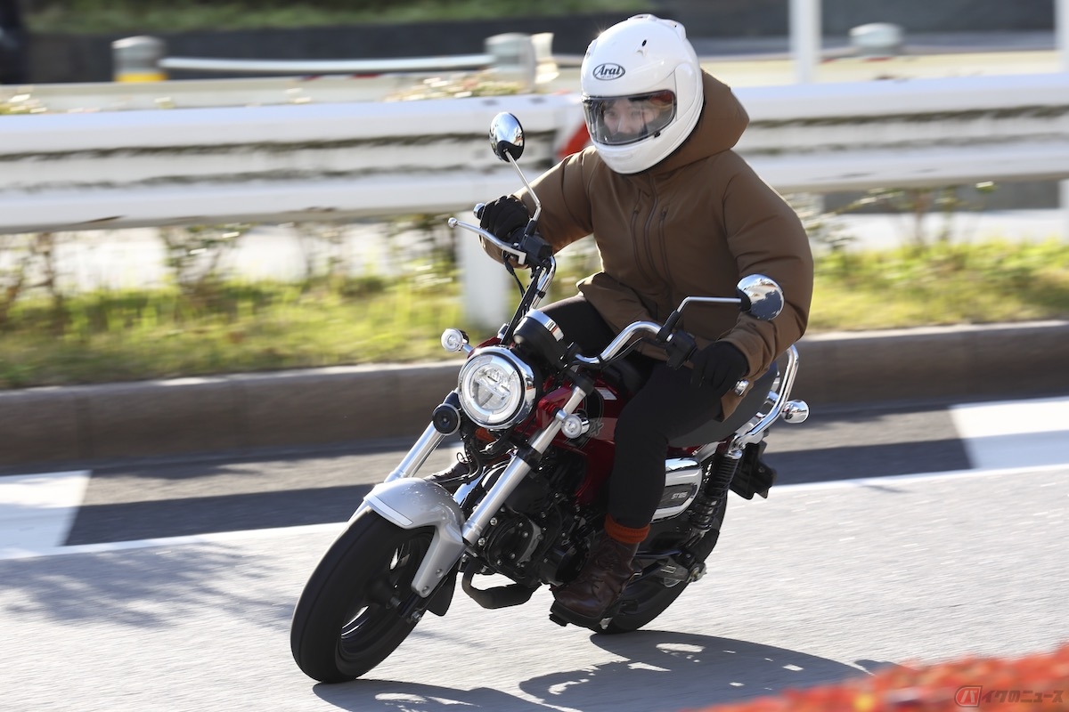 ブレーキをそこそこキツくかけると後輪が何度か横にブレた気がする