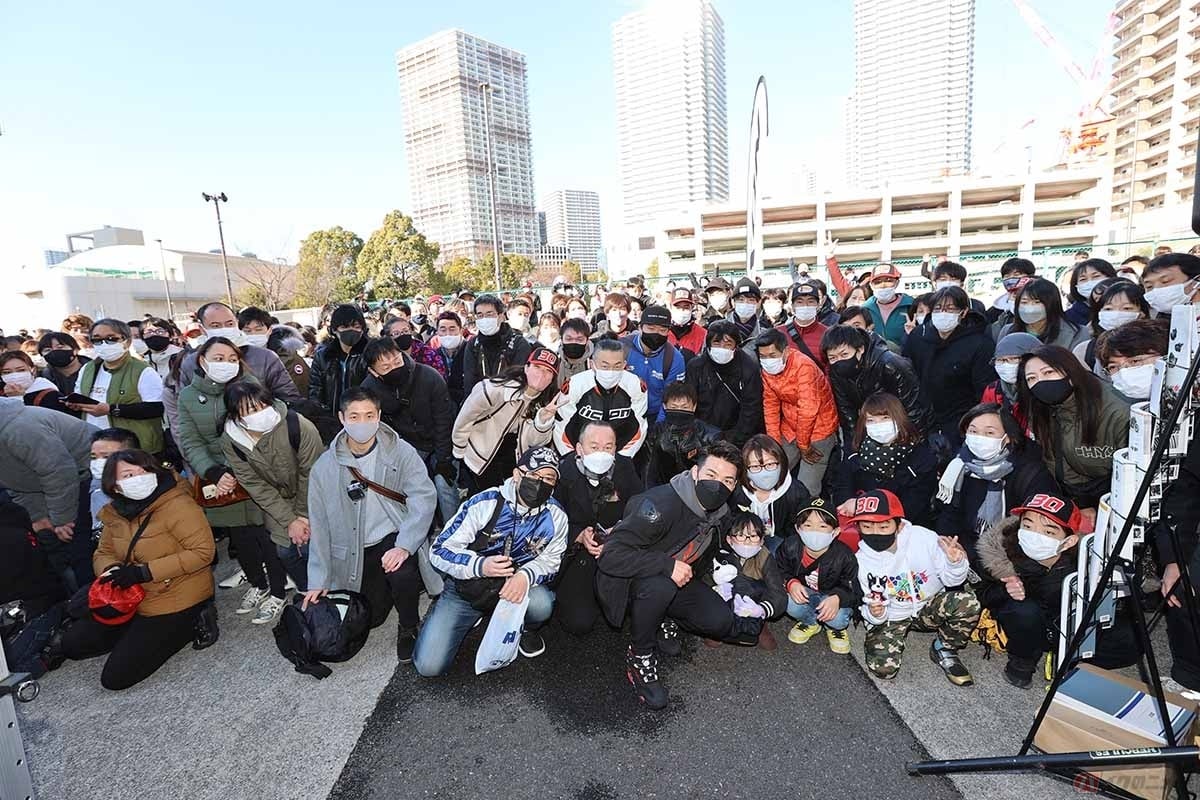 MotoGPへの参戦は、ファンへの対応の仕方も自然と身につき、すべてが良い経験になっている