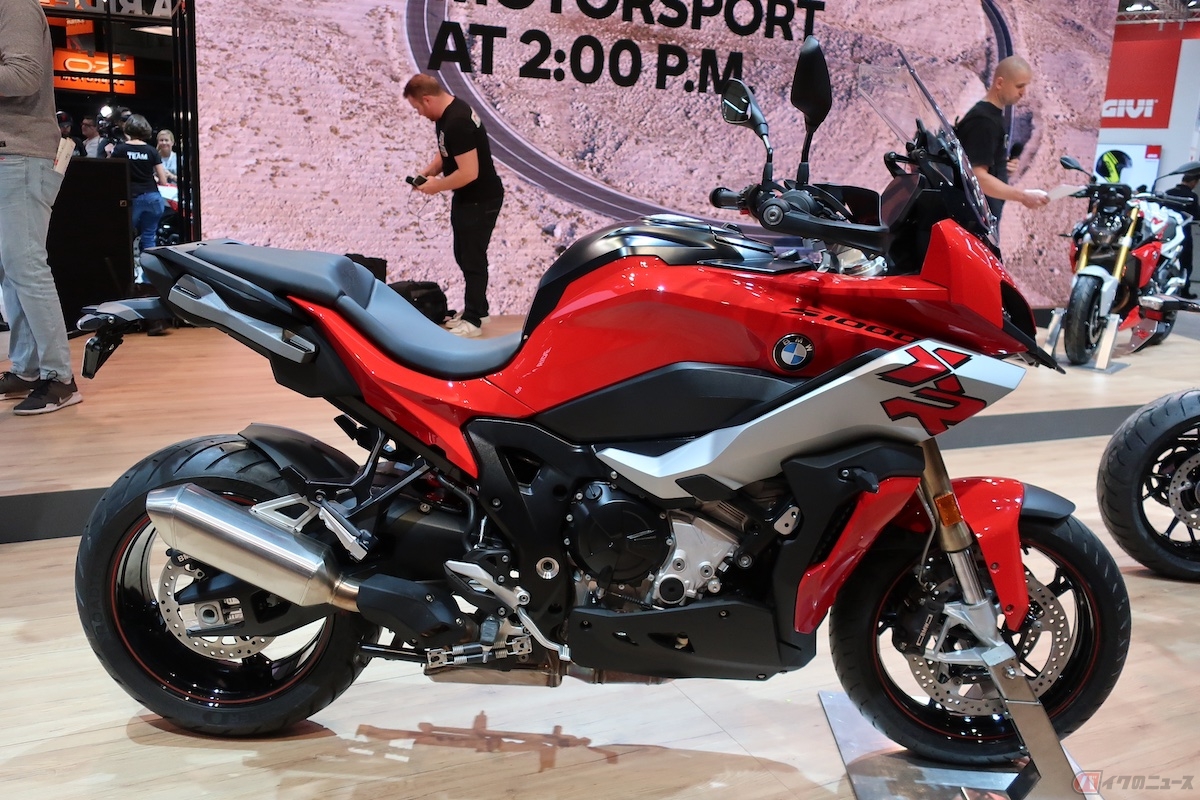 旧映画シリーズにはBMWのS1000XRも登場