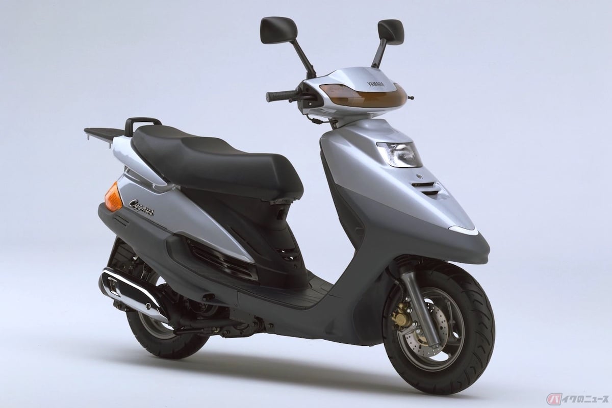 1996年には『シグナス125』のデラックスバージョン『シグナス125D』を発売
