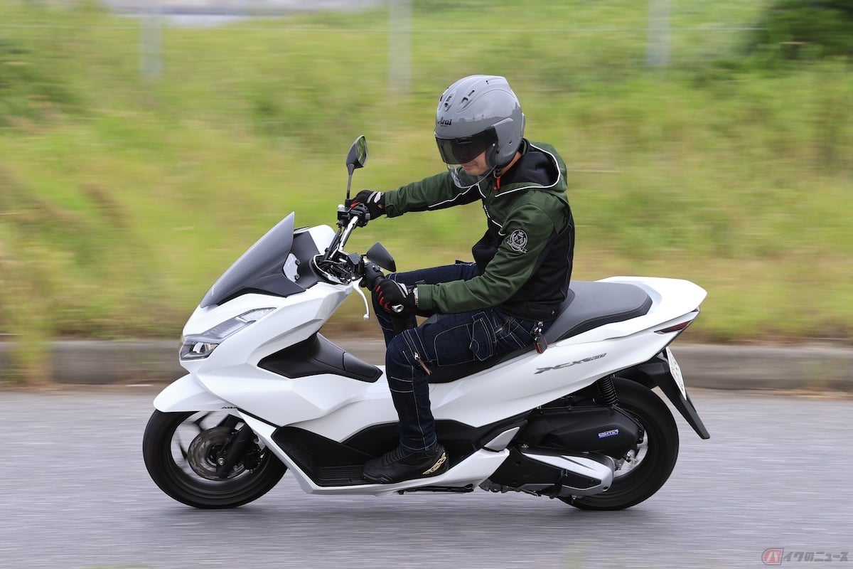150c前後のバイクは、運輸局へ新規登録車検時に自動車重量税4900円を支払う