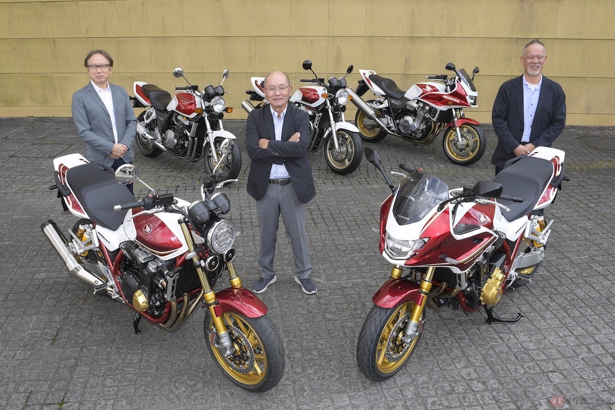 左より、デザイナー岸 敏秋さん、LPL(開発責任者)原 国隆さん、完成車まとめ工藤 哲也さん