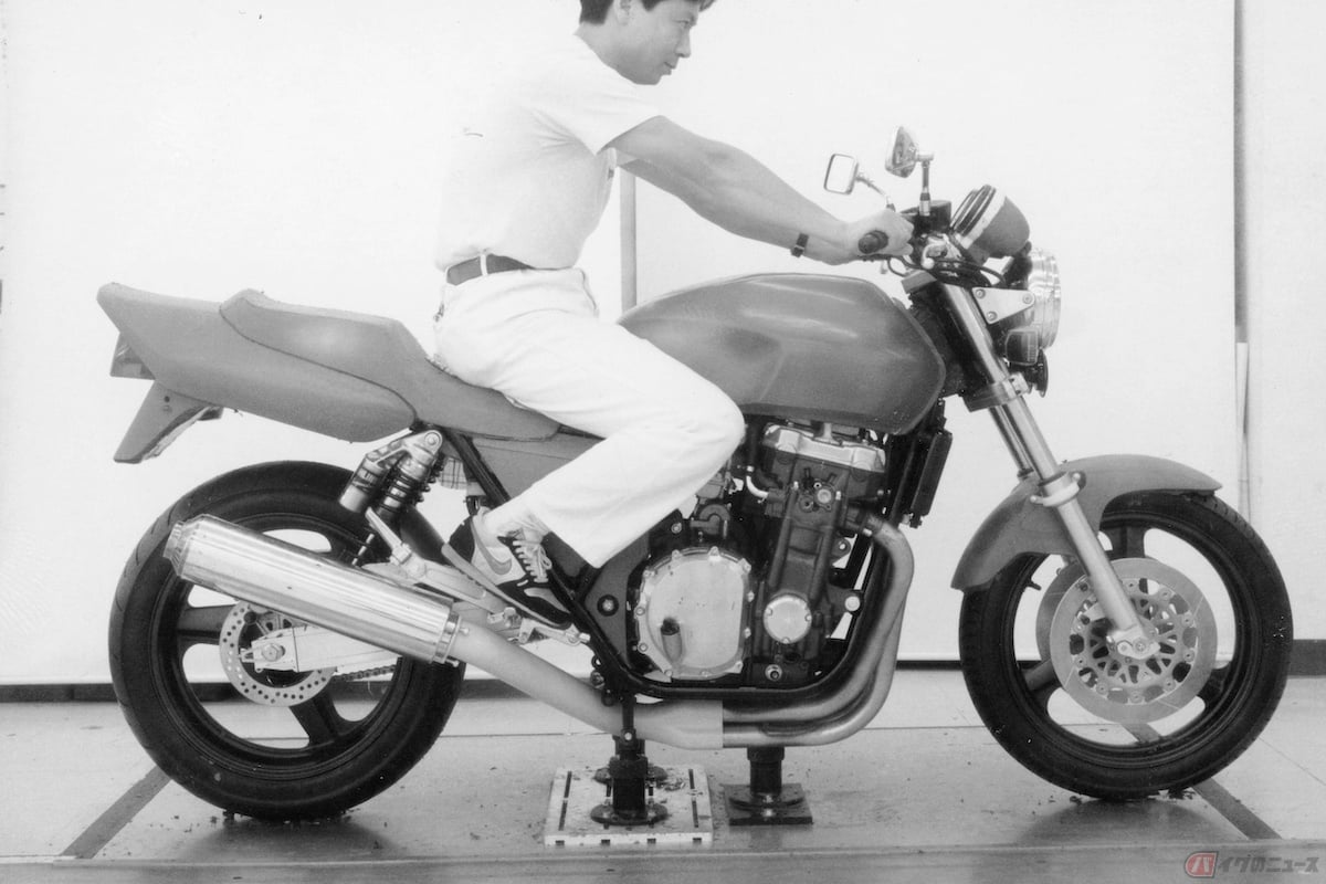 非公式のプロジェクト時に制作されたCB1000SFクレイモデル