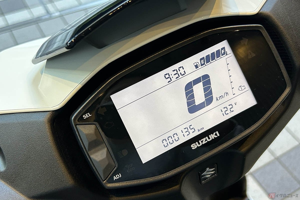スズキ「アヴェニス125」で用いられているフル液晶ディスプレイ