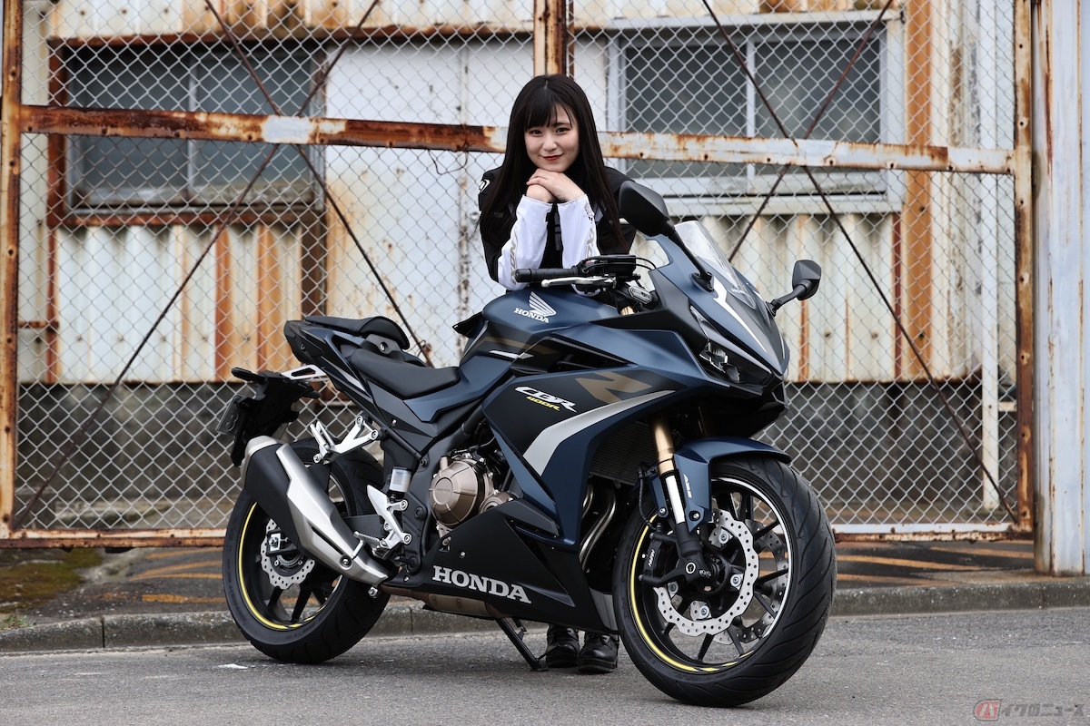 メーカーさんのバイクを借りて試乗しています