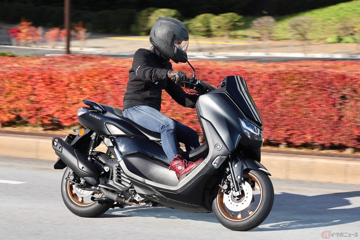 ヤマハの原付二種スクーター「NMAX」の車両重量は131kg