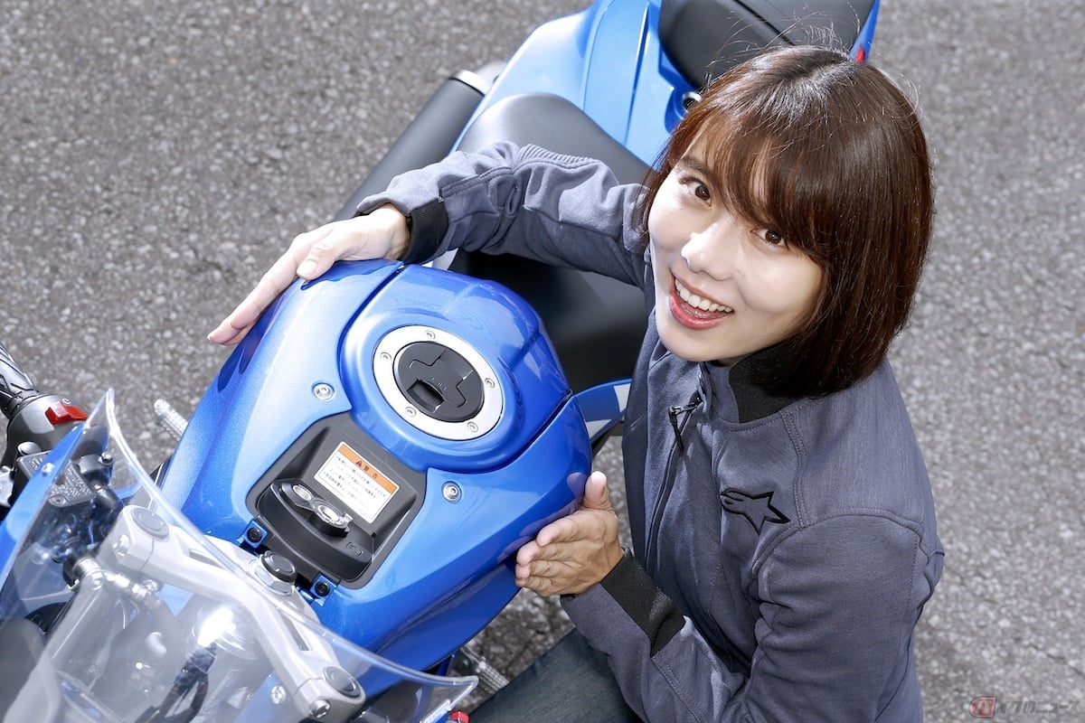 全体的にはスマートな見た目をしているバイクでも全幅が広かったり、骨太でしっかりとしているバイクでも全幅が狭かったりすることもある