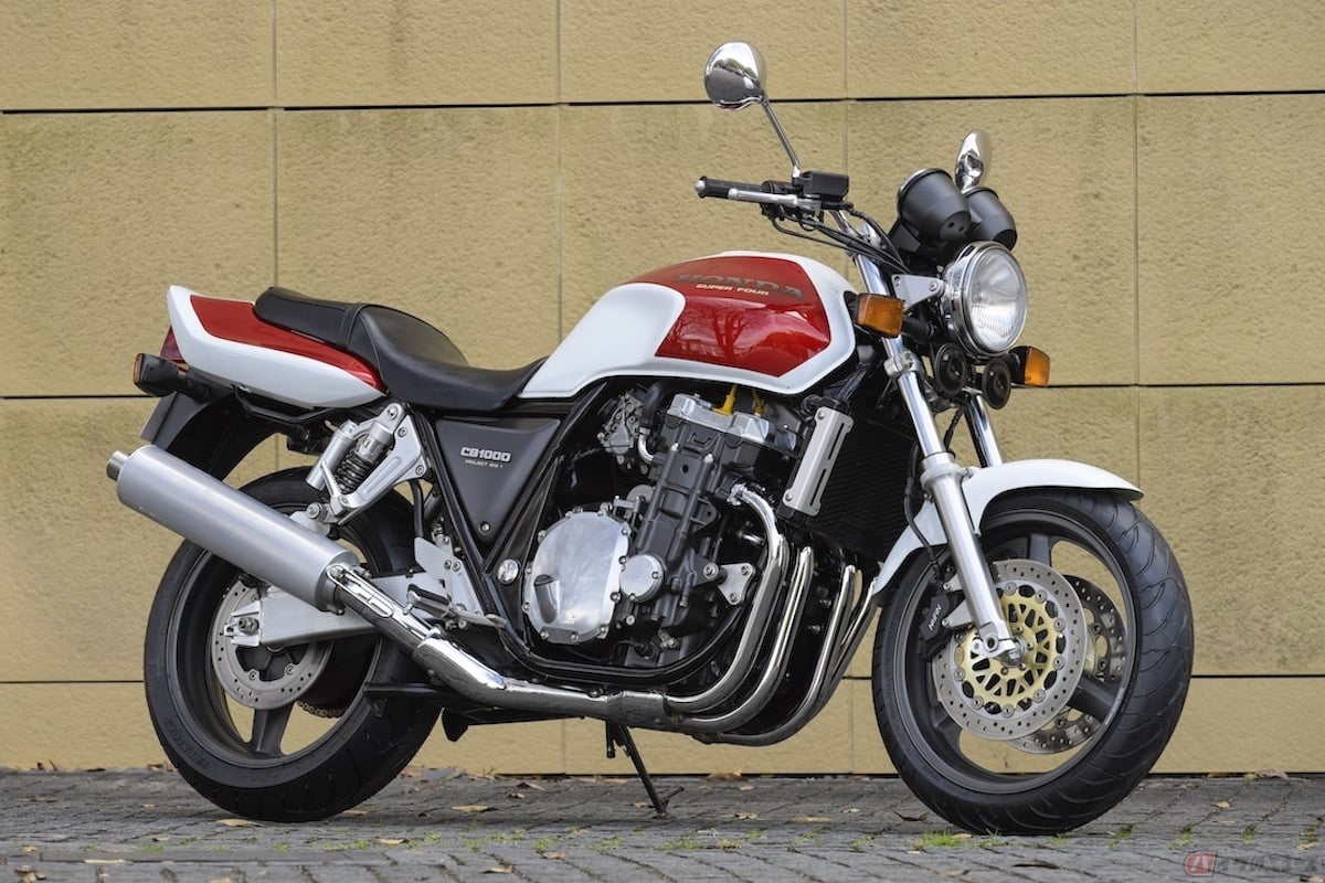 1992年にビッグネイキッドブームの呼び水となった『CB1000SUPER FOUR』
