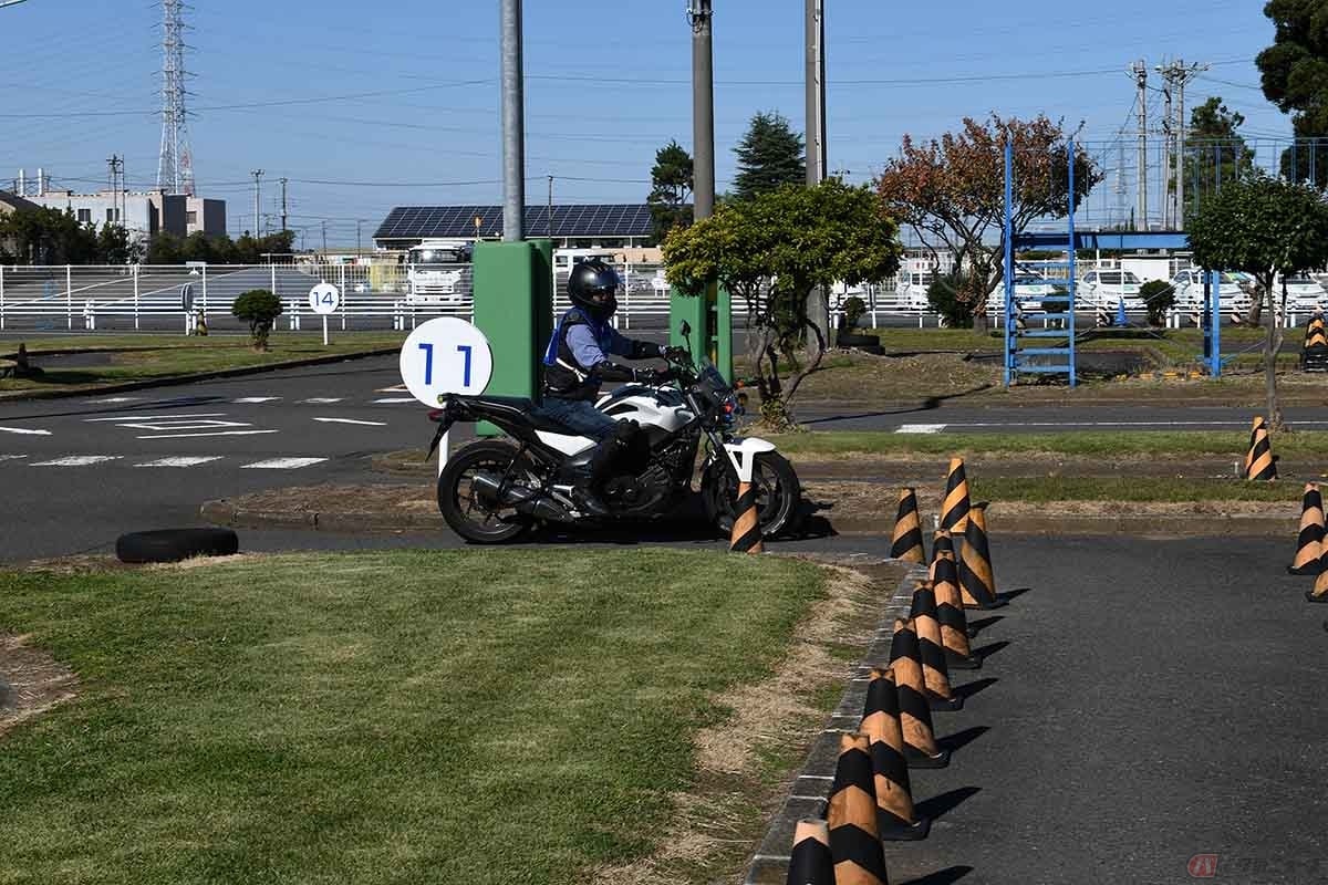 クランクはアウト側から進入するのがコツ