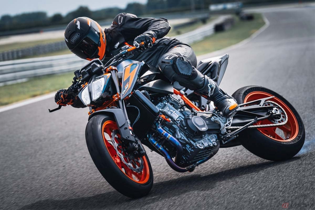 KTM「890 DUKE R」(2022年型)